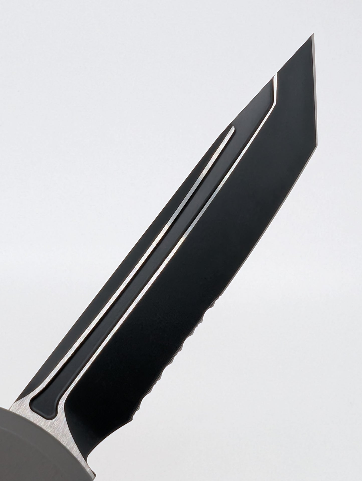 Microtech Ultratech ZBP T/E Natural Clear | Black Partial Serrated Blade Out the Front Knife