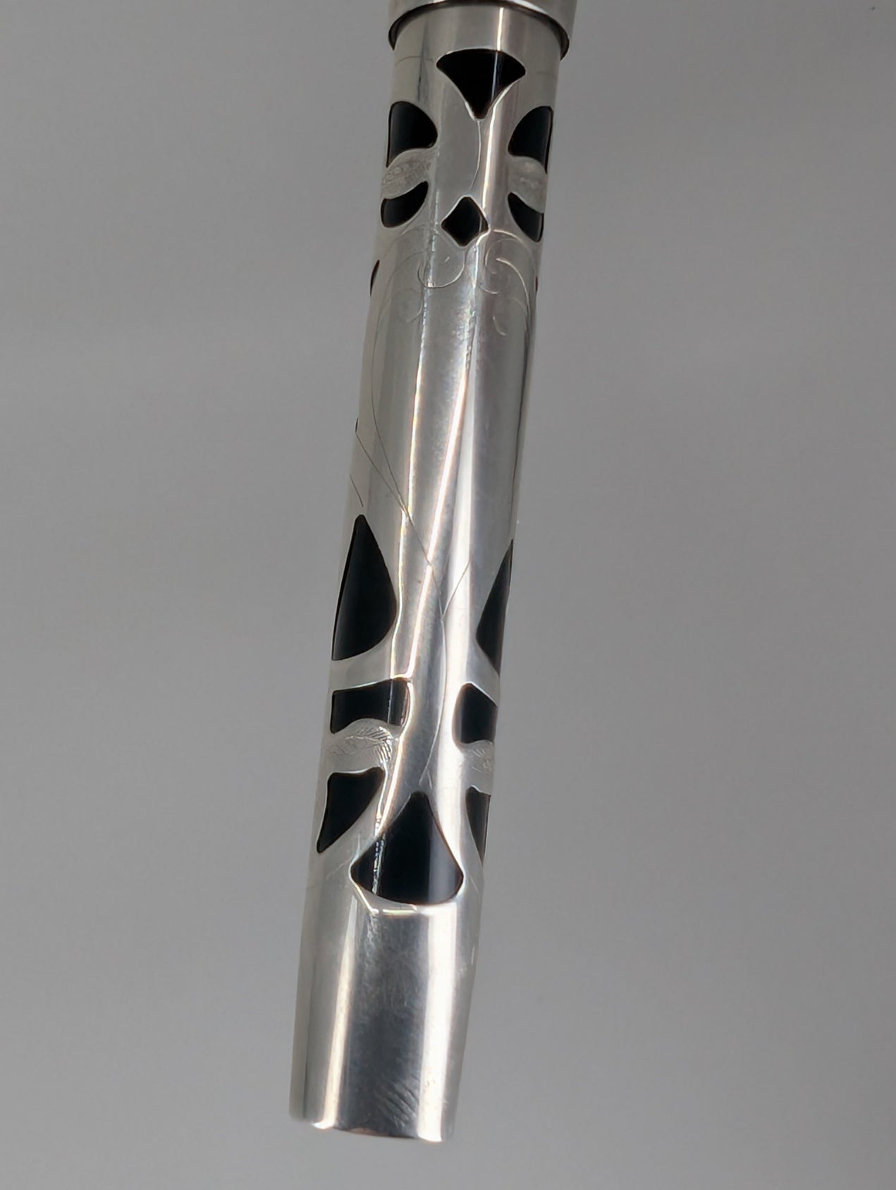 *Consignment* Sheaffer Nostalgia Sterling Silver Fountain Pen 18k Gold Fine Nib