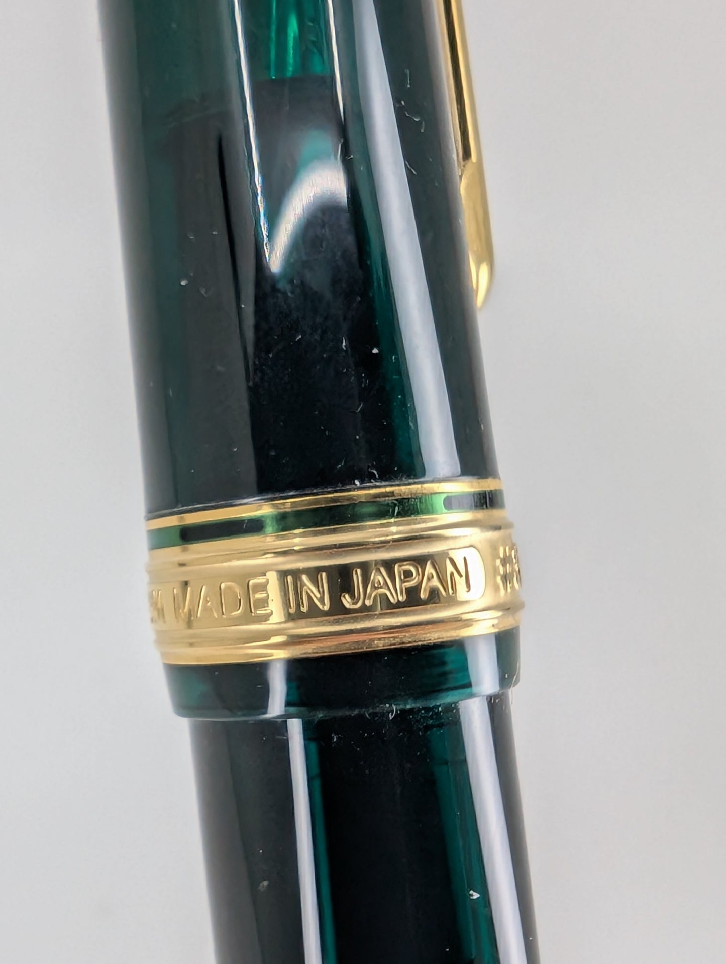 *Consignment* Platinum Century Green Fountain Pen 14k Gold Medium Nib