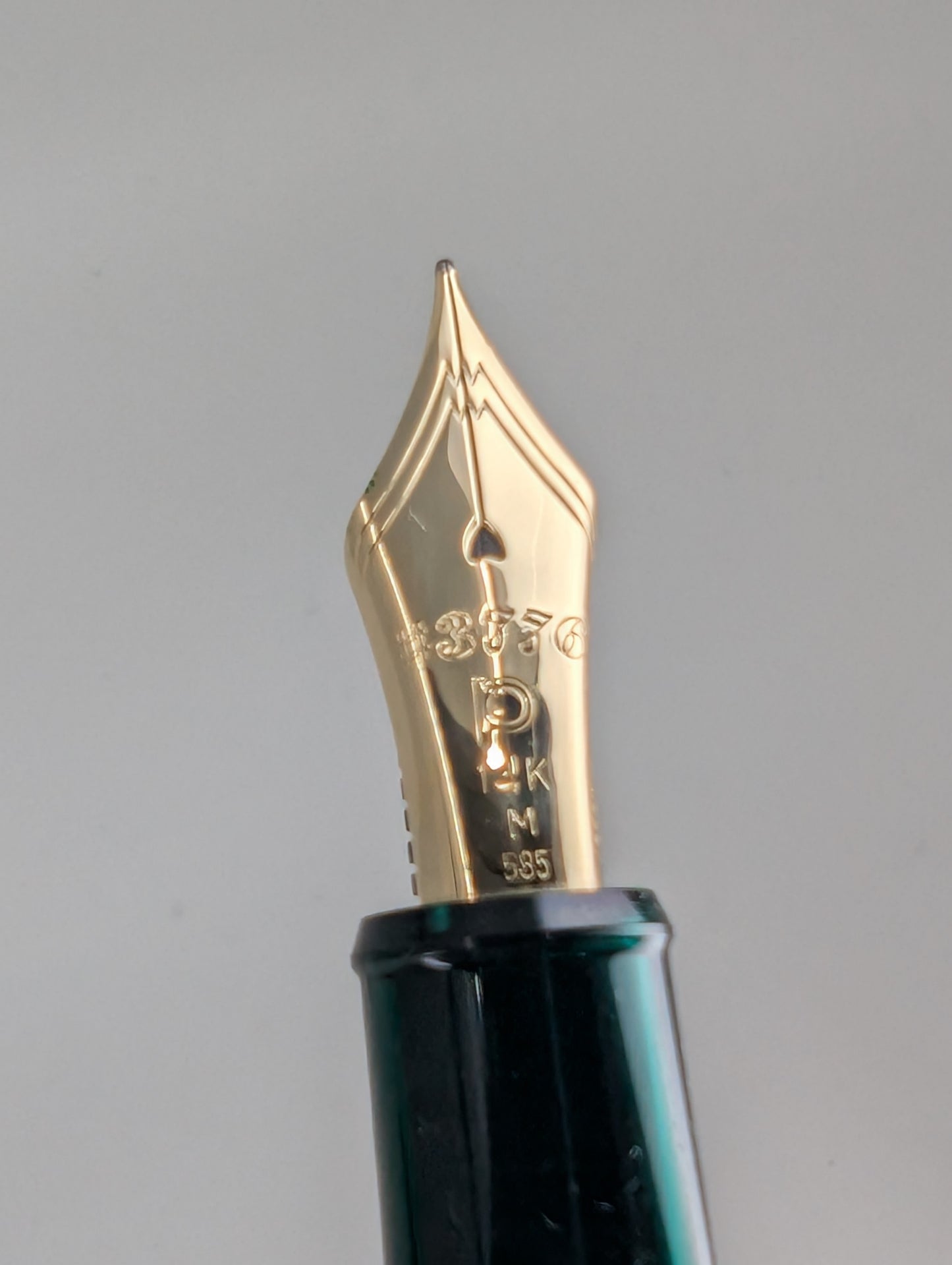 *Consignment* Platinum Century Green Fountain Pen 14k Gold Medium Nib