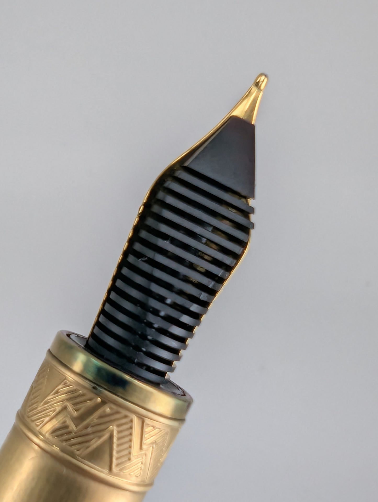 *Consignment* Visconti Mirage Mythos Zeus FP Medium Nib