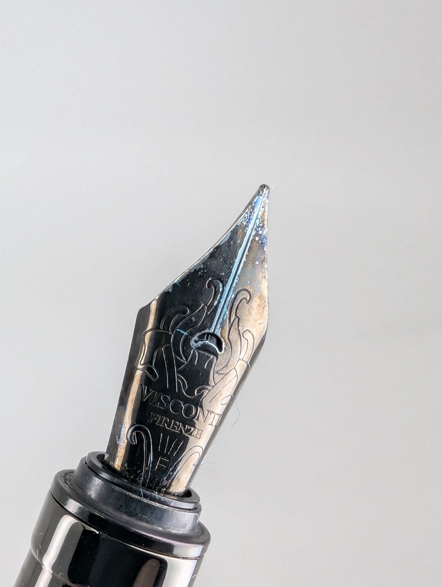 *Consignment* Visconti Rembrandt Special Ops Green Fountain Pen Black PVD Fine Nib