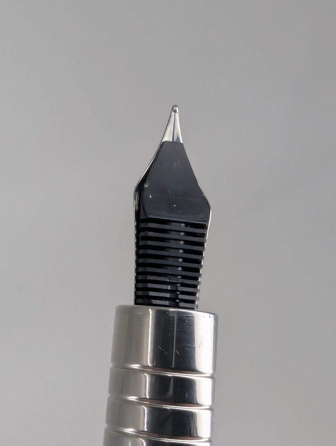 *Consignment* Diplomat Nexus Black / Chrome Fountain Pen Steel Fine Nib w/ Black Ink Bottle