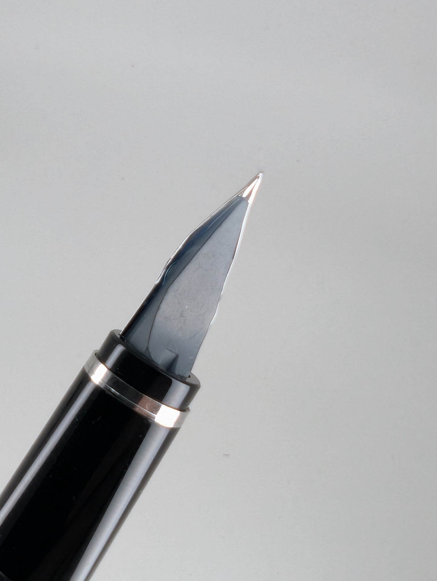 *Consignment* Pilot Falcon Black / Chrome Fountain Pen 14k Gold Extra Fine Soft Nib