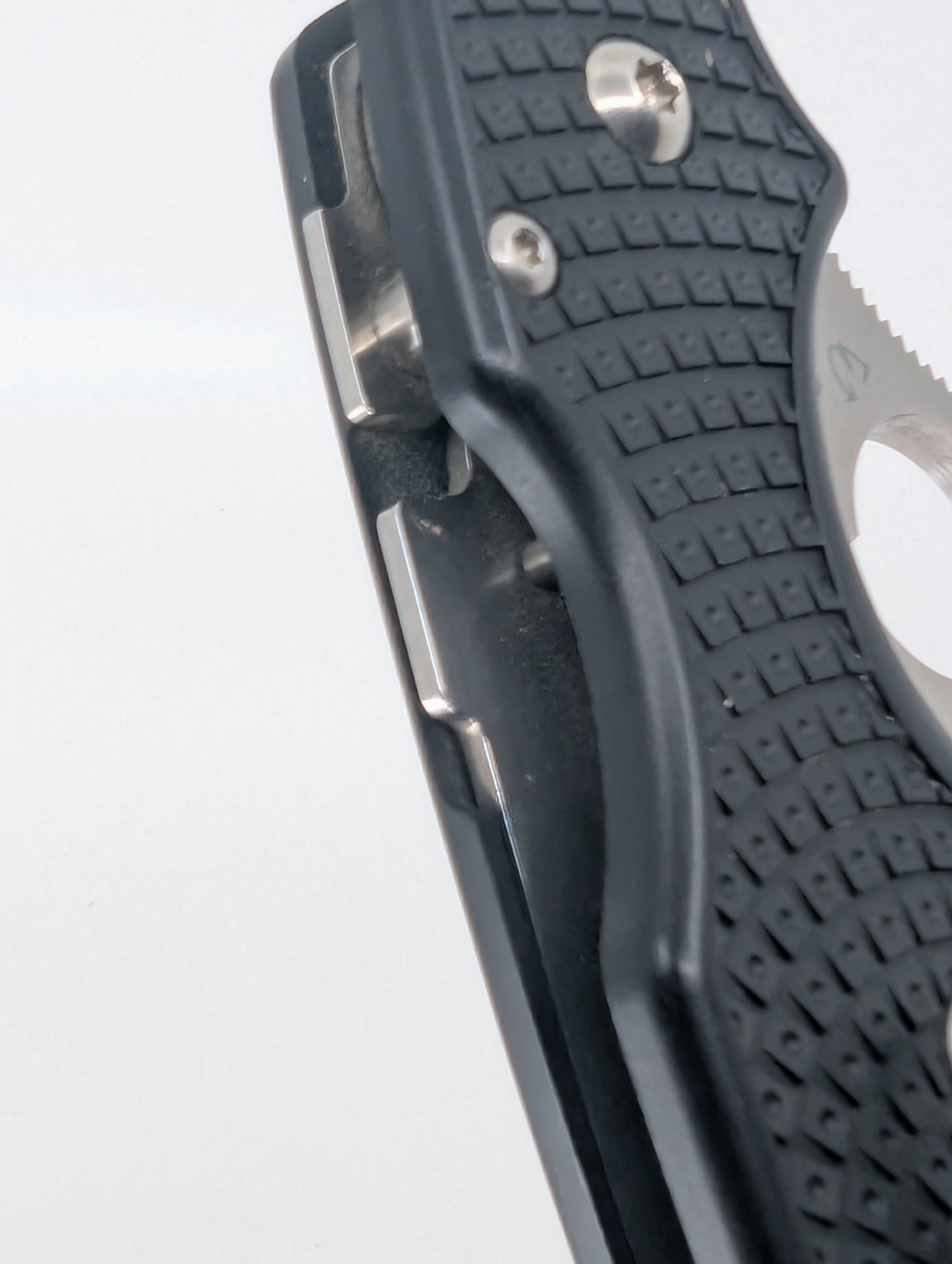 *Consignment* Spyderco Para 3 Black Folding Knife