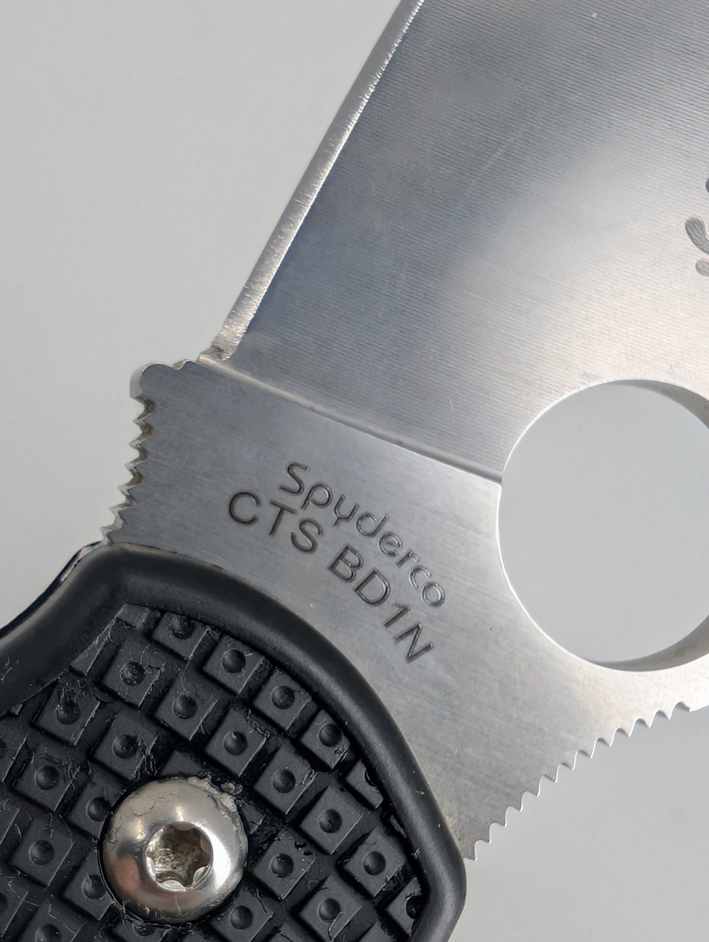 *Consignment* Spyderco Para 3 Black Folding Knife