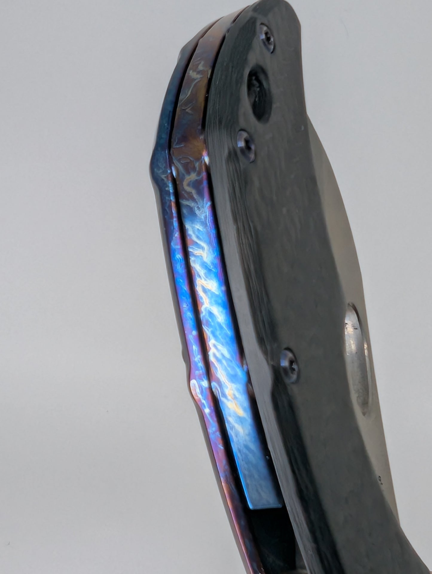 *Consignment* Olamic Busker Carbon Fiber / TiMascus Framelock Folding Knife
