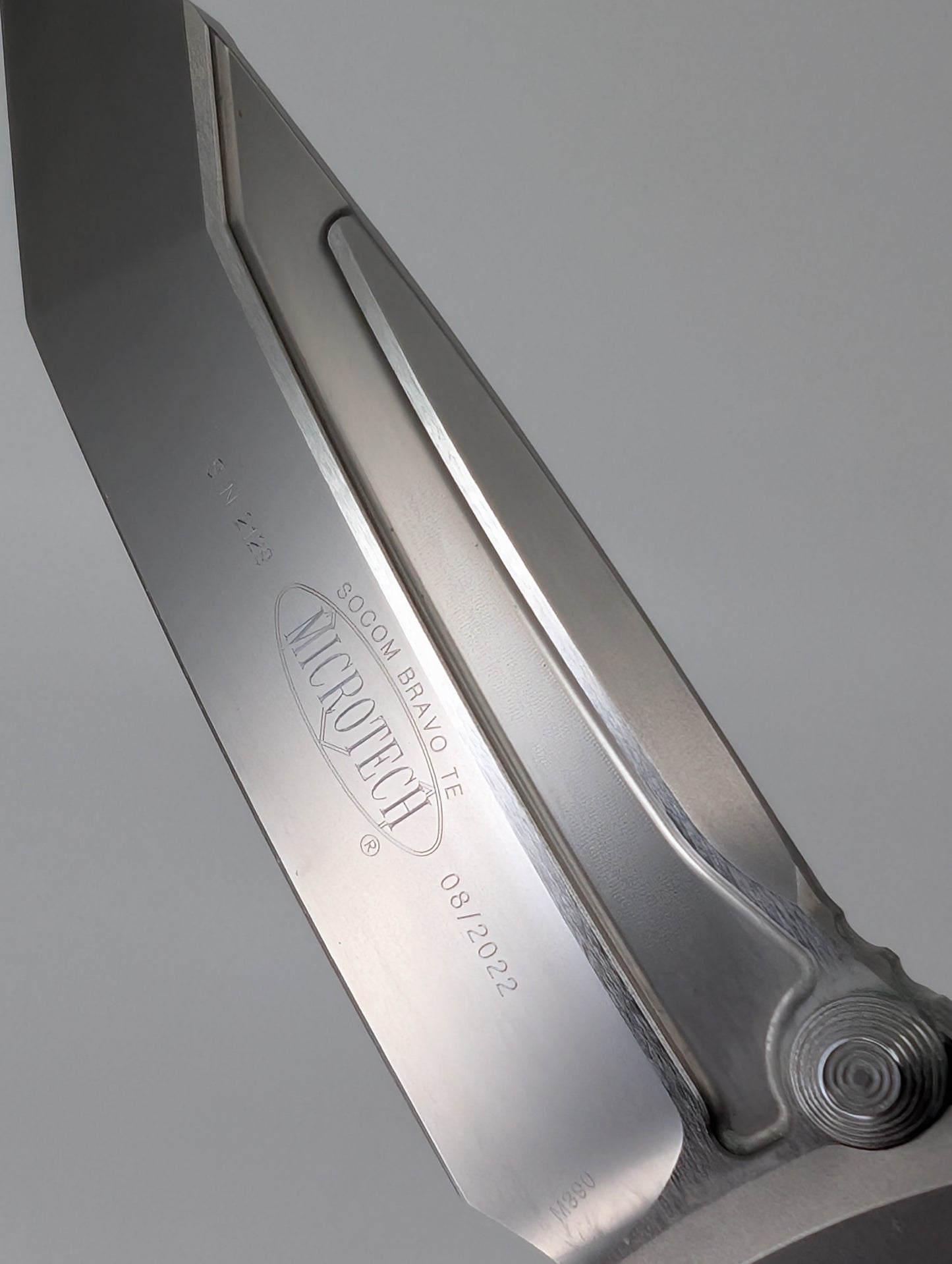 *Consignment* Microtech Socom Bravo T/E Ti Handle Carbon Fiber Scale Framelock Folding Knife