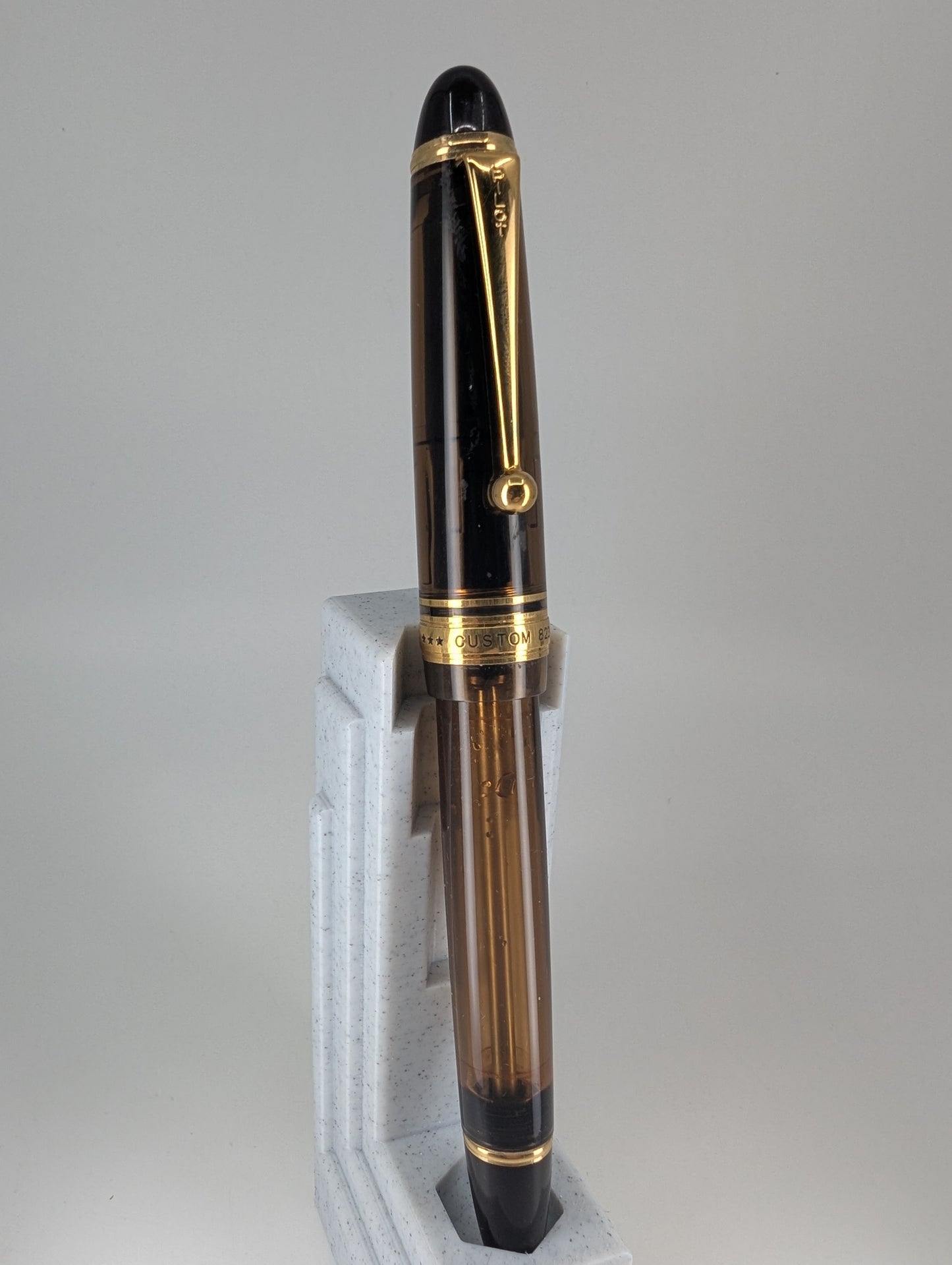 *Consignment* Pilot Custom 823 Amber Fountain Pen 14k Gold Medium Nib
