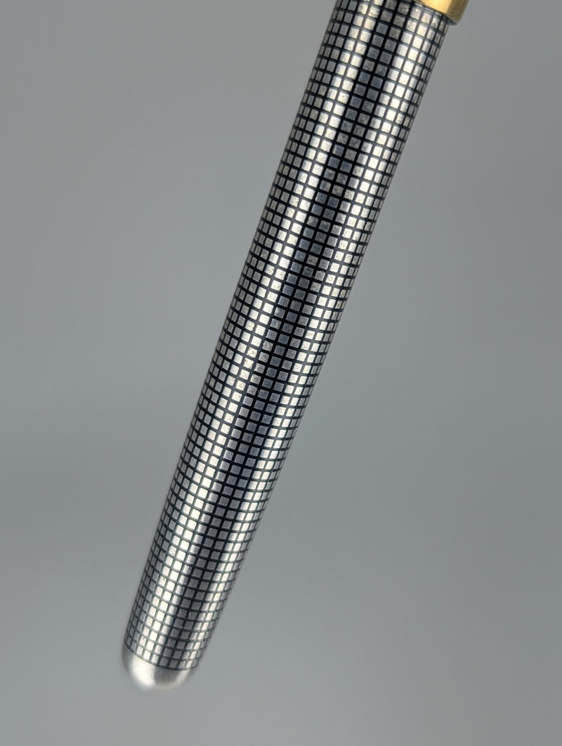 *Consignment* Parker Sonnet Cisele Silver Fountain Pen 18k Gold Medium Nib