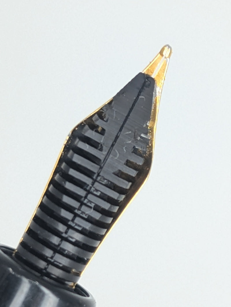 *Consignment* Pelikan 120 Black / Gold Fountain Pen Medium Nib