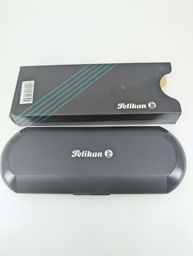 *Consignment* Pelikan M400 W. Germany Green Fountain Pen 14c Gold Fine Nib