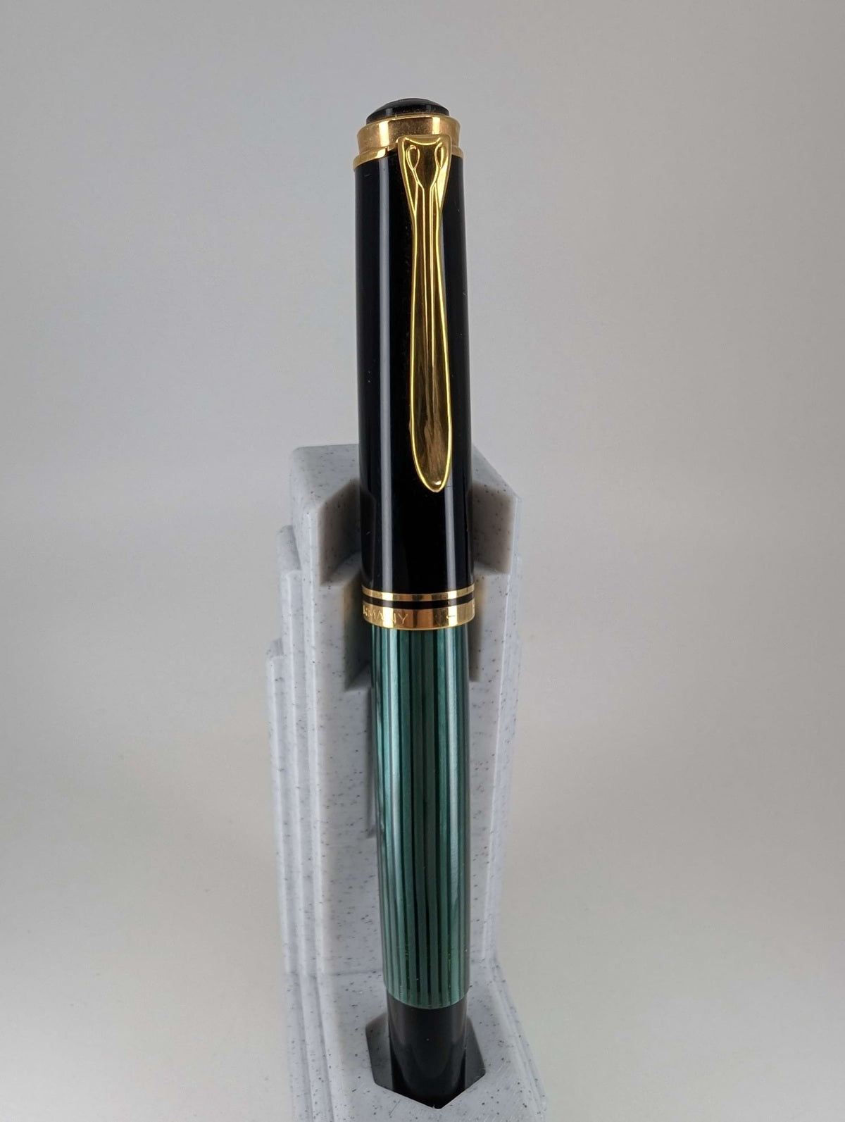 *Consignment* Pelikan M400 W. Germany Green Fountain Pen 14c Gold Fine Nib