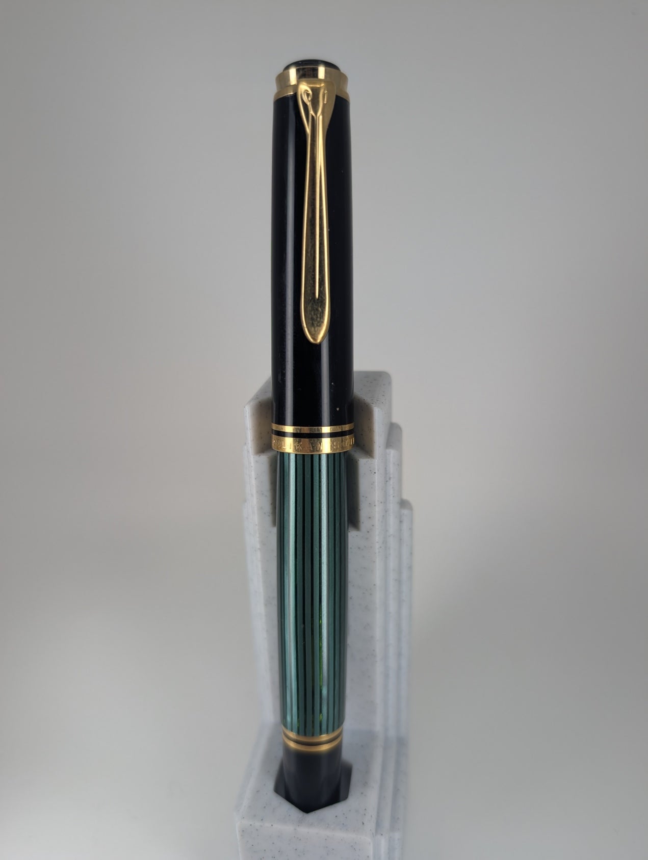 *Consignment* Pelikan M600 Black / Green Fountain Pen Fine Nib