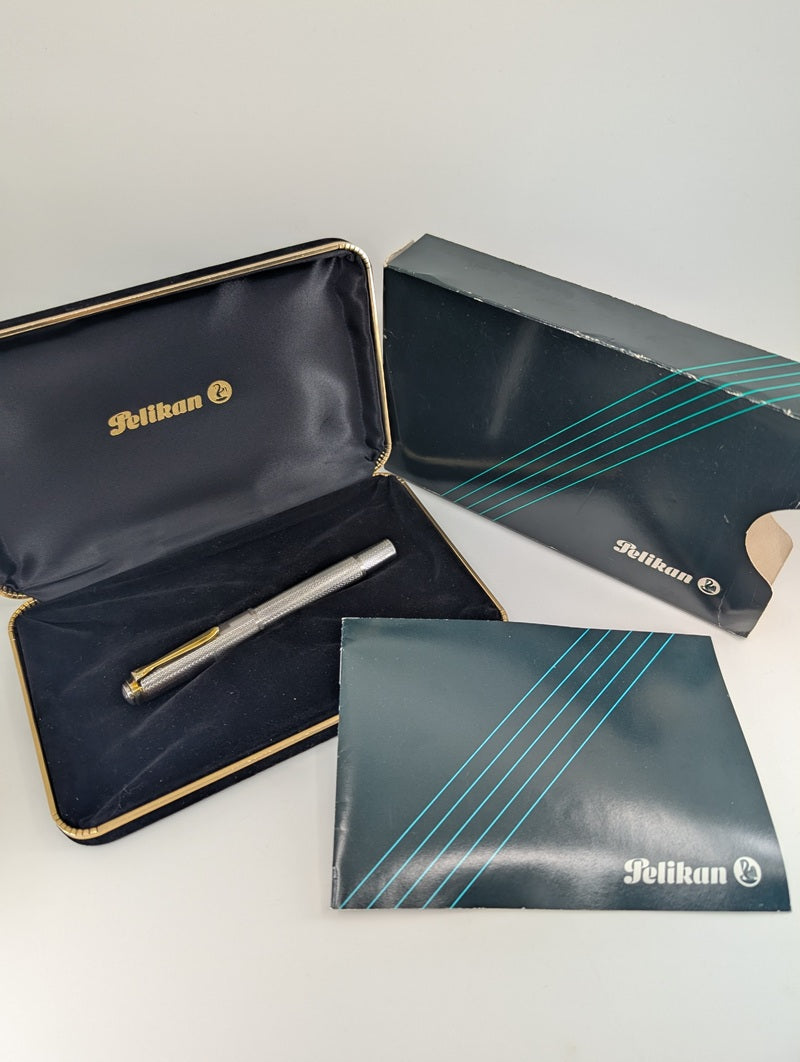 Pelikan-M750-Jubilee-Silver-Fountain-Pen-Collection