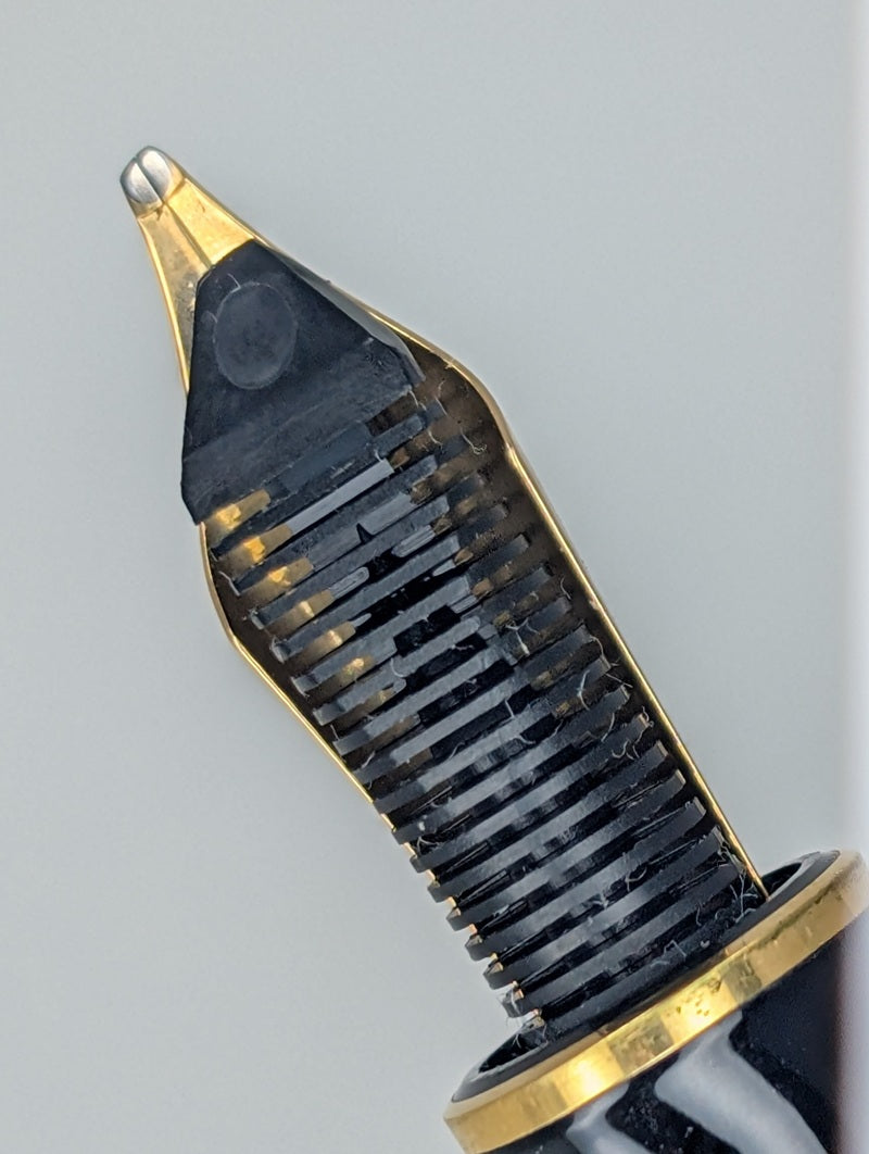 *Consignment* Pelikan M800 Grand Place Limited Edition Fountain Pen 18k Double Broad Italic Right Oblique Nib