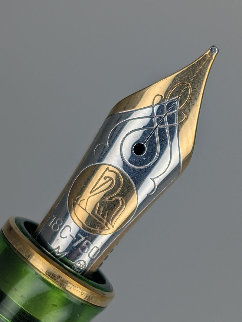 *Consignment* Pelikan M800 Transparent Green Fountain Pen 18c Gold Medium Nib
