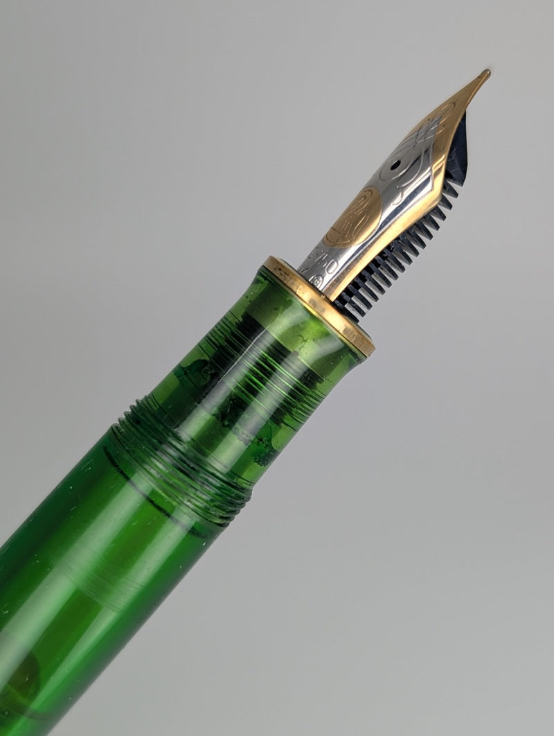 *Consignment* Pelikan M800 Transparent Green Fountain Pen 18c Gold Medium Nib