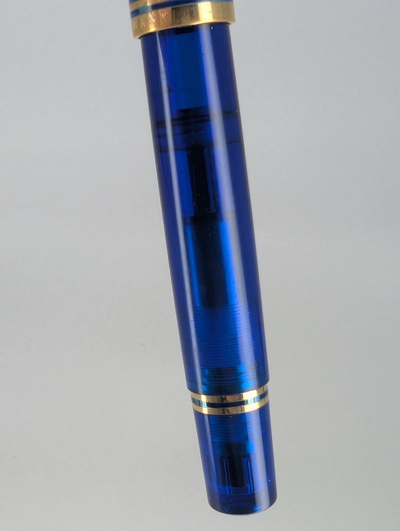 *Consignment* Pelikan M800 Blue Ocean Limited Edition Fountain Pen 18k Gold Medium Nib