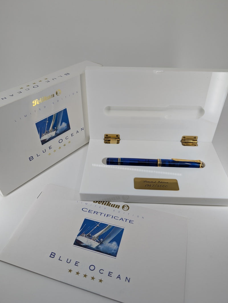 *Consignment* Pelikan M800 Blue Ocean Limited Edition Fountain Pen 18k Gold Medium Nib