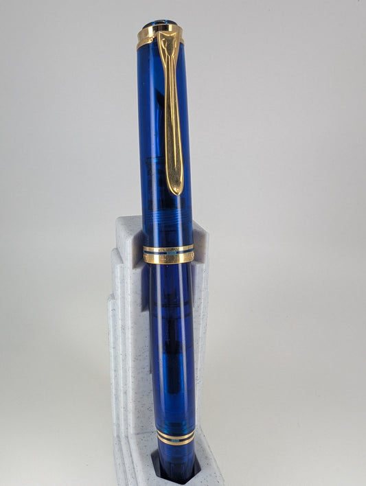 *Consignment* Pelikan M800 Blue Ocean Limited Edition Fountain Pen 18k Gold Medium Nib
