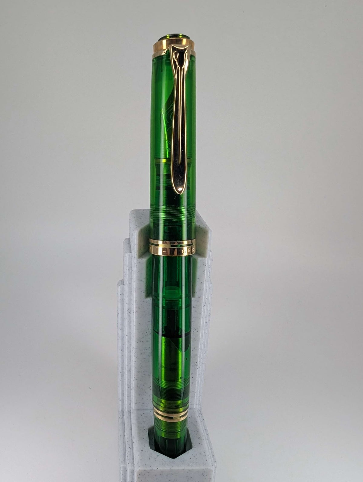 *Consignment* Pelikan M800 Transparent Green Fountain Pen 18k Gold Medium Nib