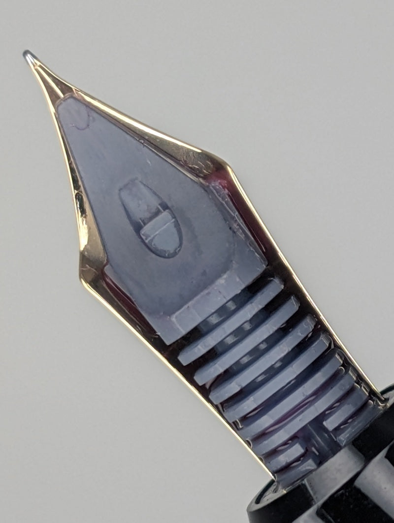 *Consignment* Pilot Custom 743 Black Fountain Pen 14k Gold Fine Nib