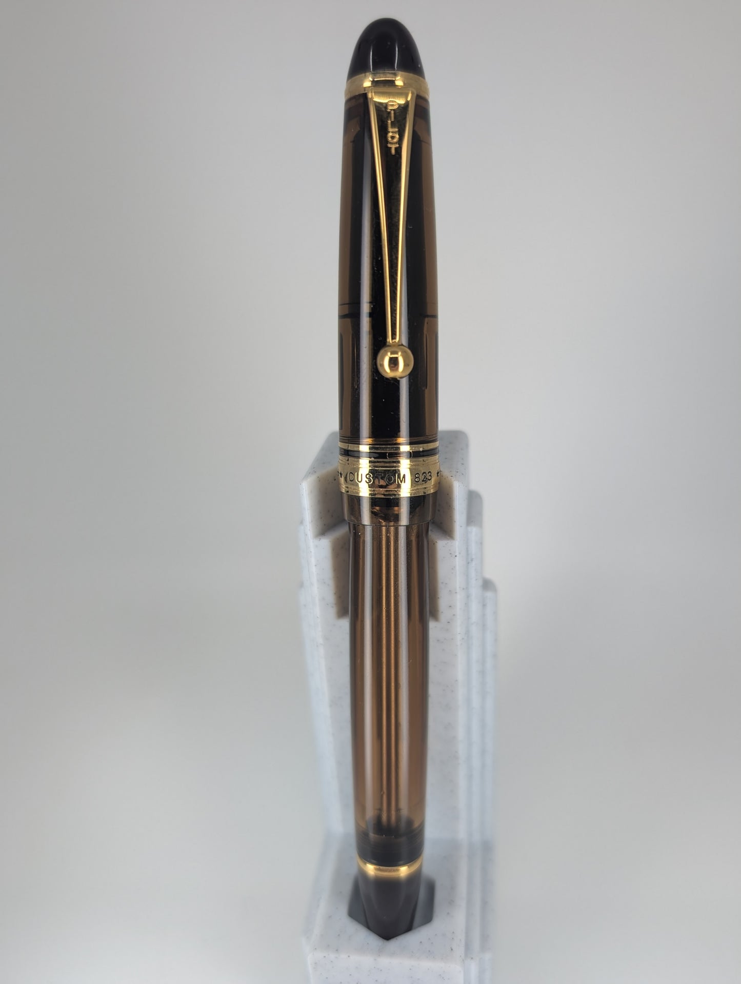 *Consignment* Pilot Custom 823 Amber Fountain Pen 14k Gold Fine Nib