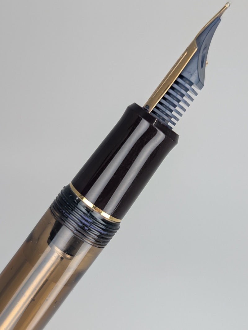 *Consignment* Pilot Custom 823 Amber Vac Fill Fountain Pen 14k Medium Nib