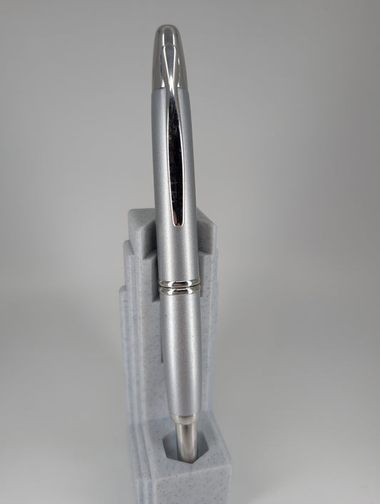 *Consignment* Pilot Vanishing Point Silver Fountain Pen 18k Gold Broad Nib