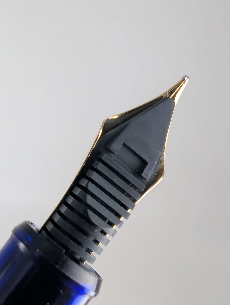 *Consignment* Platinum 3776 Fountain Pen 14k Gold Medium Nib