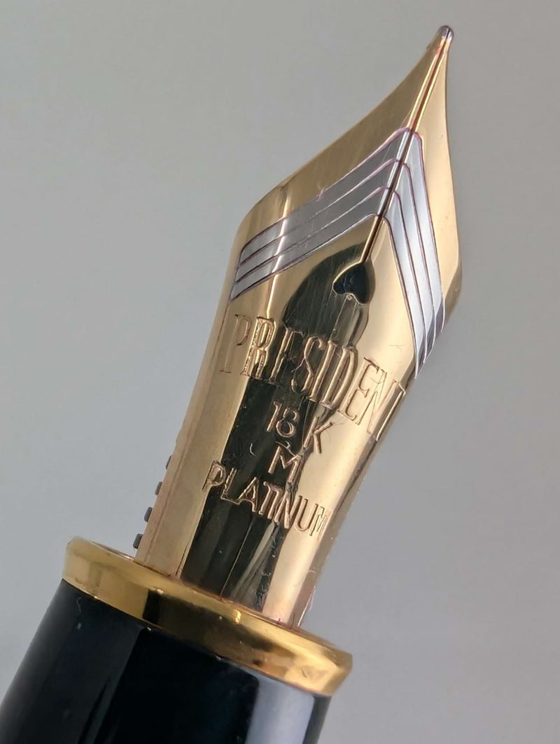 *Consignment* Platinum President Black Fountain Pen 18k Gold Medium Nib