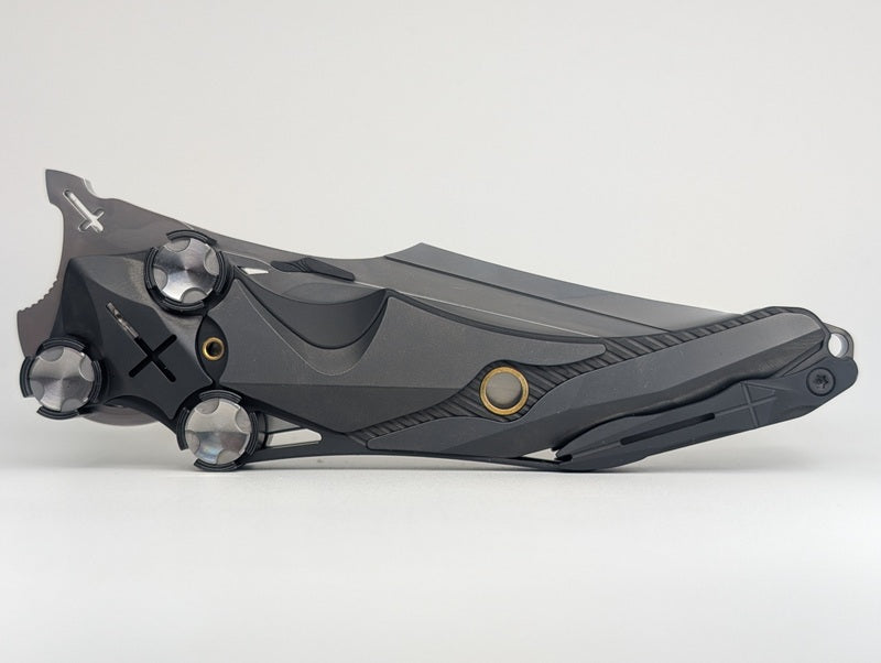 Poikilo x Mundus "Penitentia" Buttonlock Folding Knife