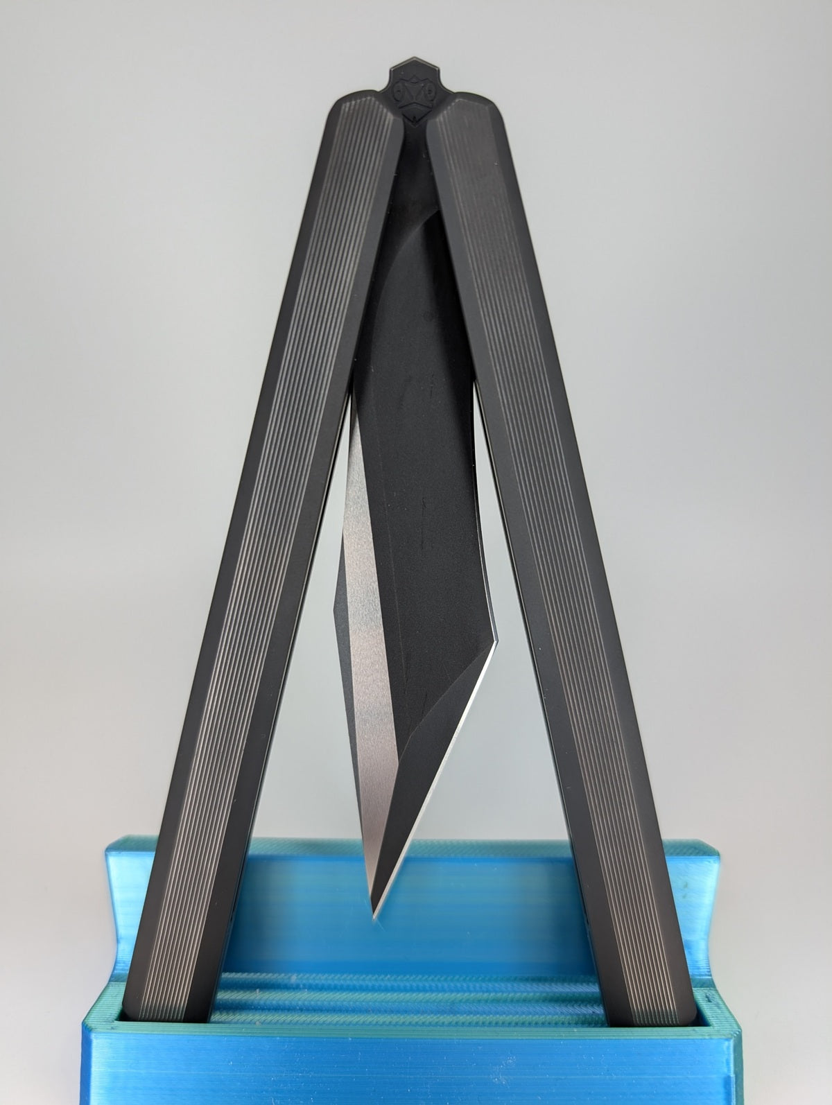 Poikilo-PM2-Balisong-Main