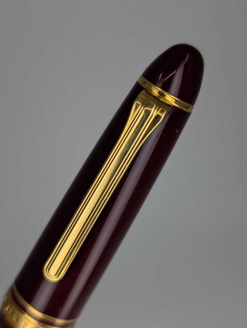 *Consignment* Sailor 1911L Realo Maroon/Gold Fountain Pen 21k Gold Medium Nib
