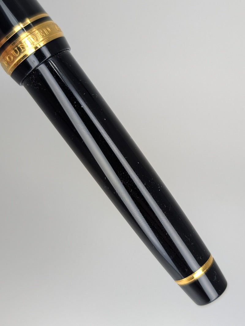 *Consignment* Sailor ProGear Black / Gold Fountain Pen 21k Gold Fine Nib