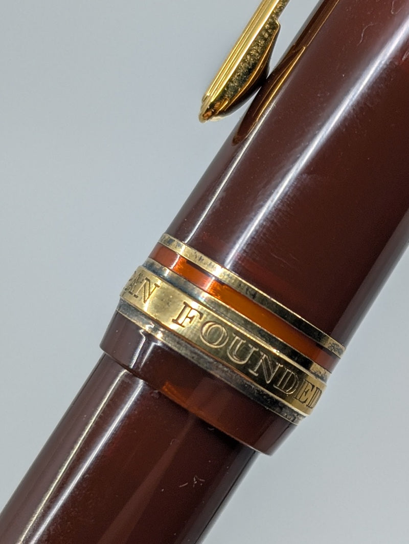 *Consignment* Sailor ProGear Maroon Fountain Pen 21k Gold Music Nib