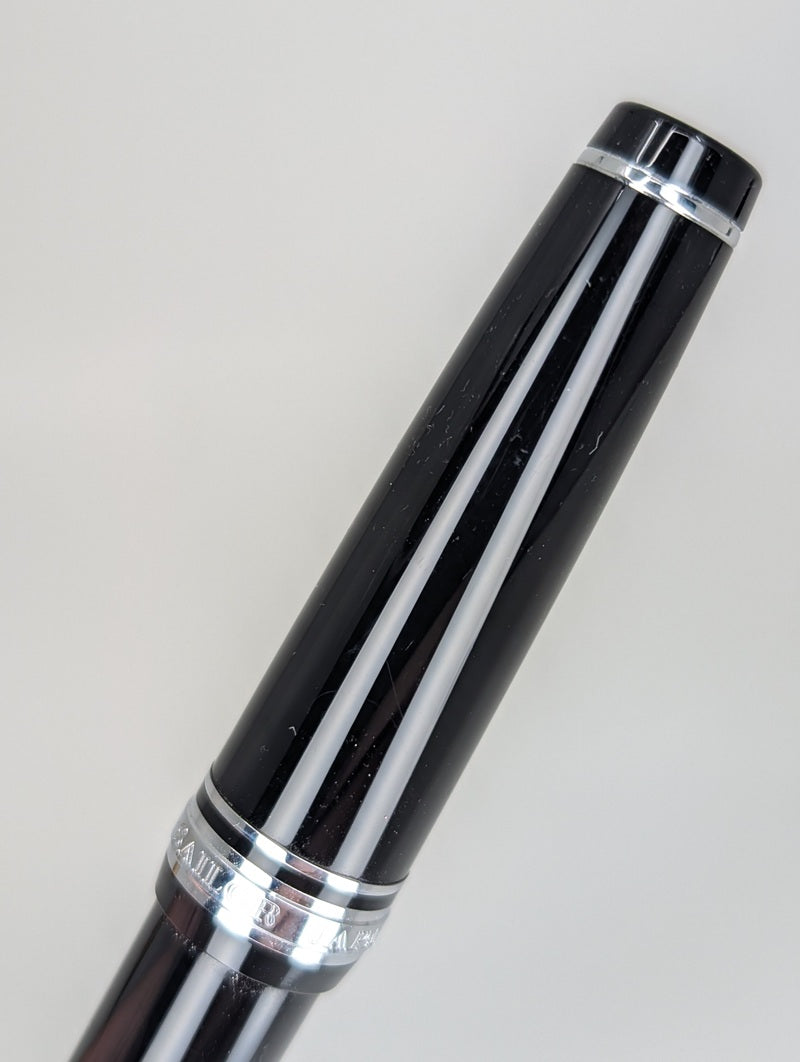 *Consignment* Sailor Pro Gear Black / Silver Fountain Pen 21k Gold Fine Nib