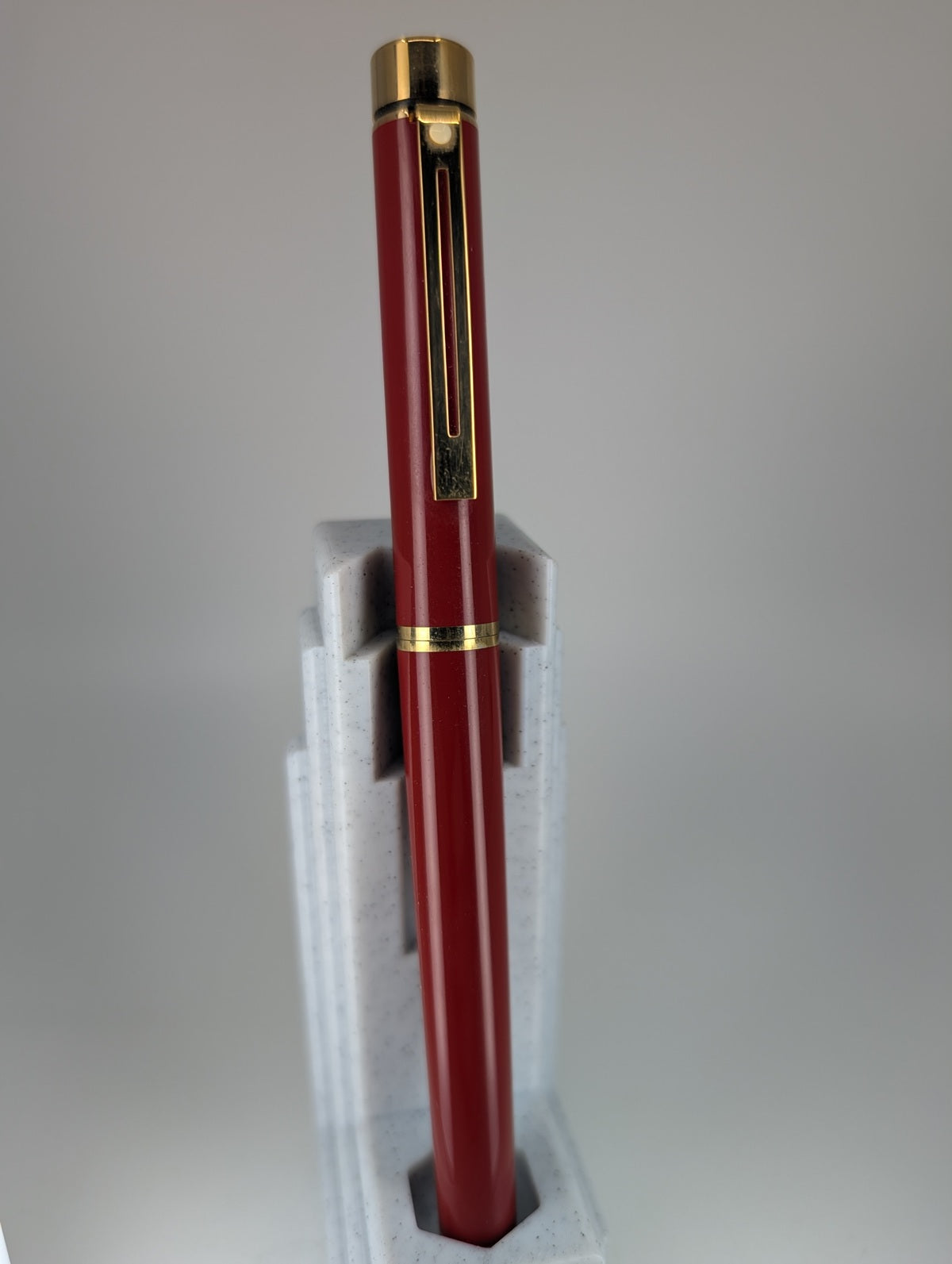 *Consignment* Sheaffer Targa Laque 1028 Bordeaux Classic Fountain Pen (1980-82')