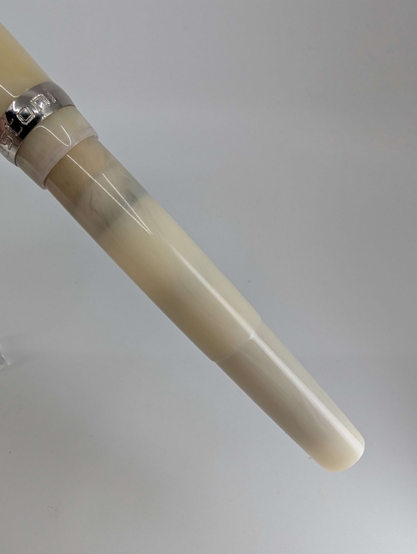 *Consignment* Stipula "I Castoni" Onice Ivory Fountain Pen 18k Gold Fine Nib