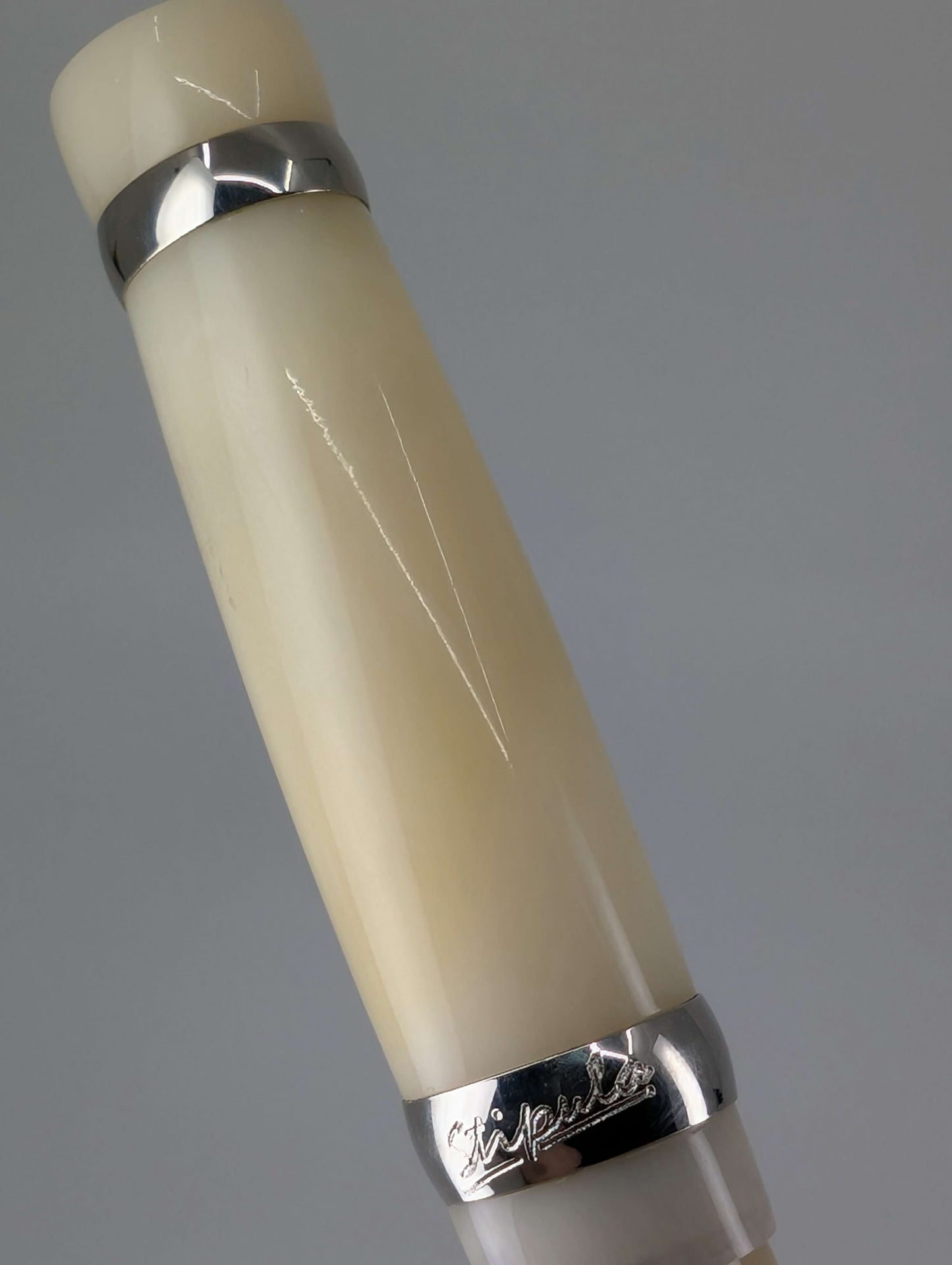 *Consignment* Stipula "I Castoni" Onice Ivory Fountain Pen 18k Gold Fine Nib