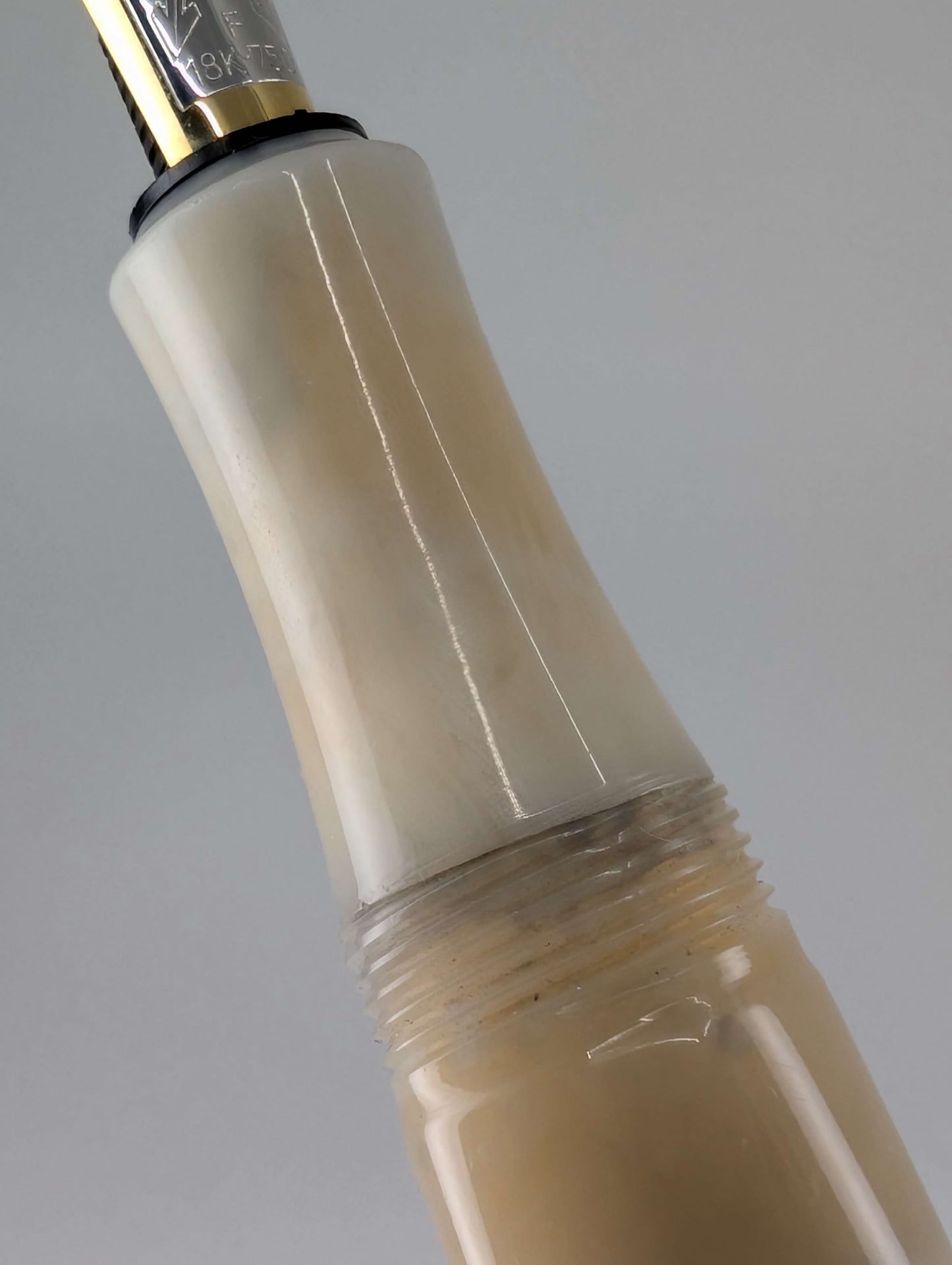 *Consignment* Stipula "I Castoni" Onice Ivory Fountain Pen 18k Gold Fine Nib