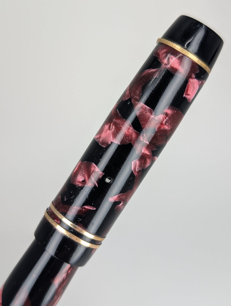 Vintage The "Unique" Pen 1940's Fountain Pen 14k Gold Medium Cursive w/ Italic Grind Nib