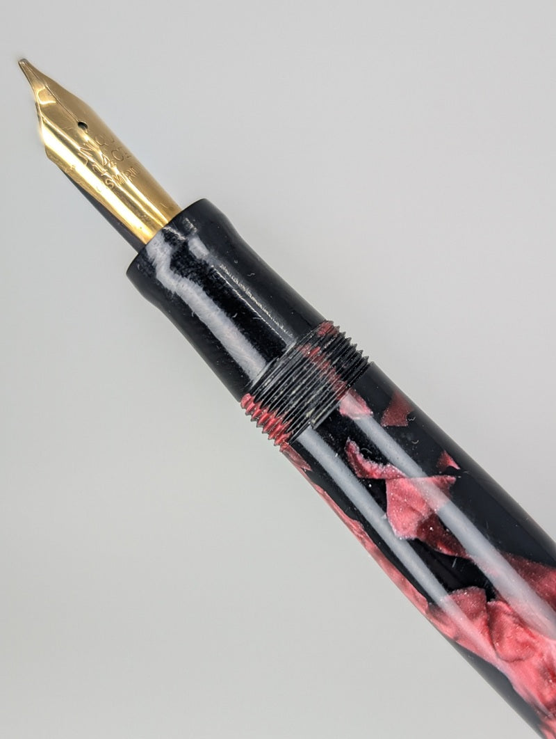 Vintage The "Unique" Pen 1940's Fountain Pen 14k Gold Medium Cursive w/ Italic Grind Nib