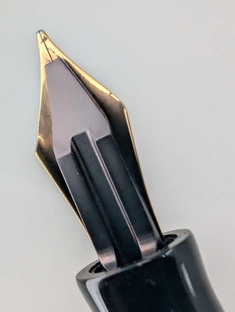 *Consignment* Visconti Ragtime 20th Anniversary Fountain Pen 14k Gold Medium Nib
