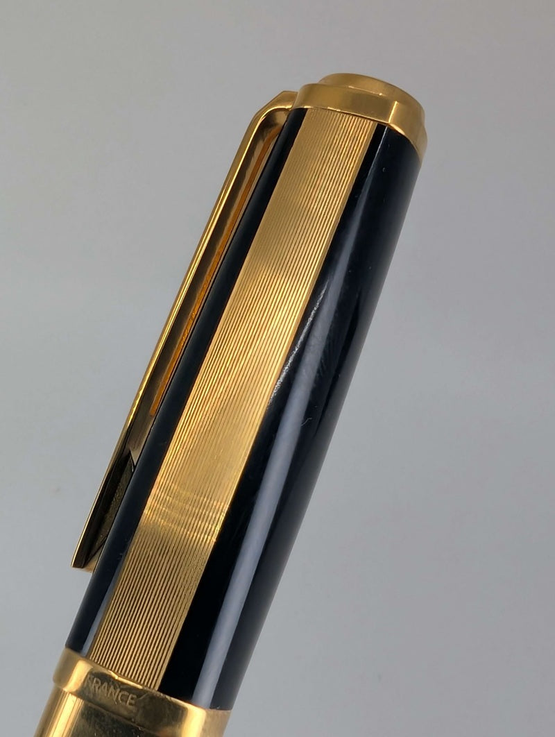 *Consignment* Waterman Paris Oversized Exception Black / Gold Fountain Pen 18k Gold Medium Nib