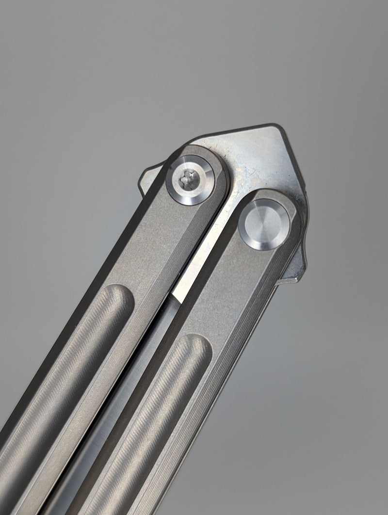 Woulf Designs Omen Live Blade Balisong