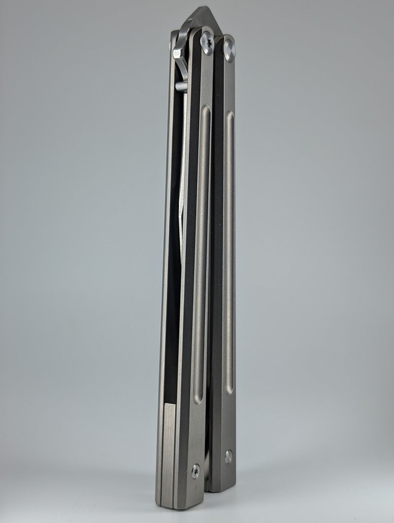 Woulf Designs Omen Live Blade Balisong