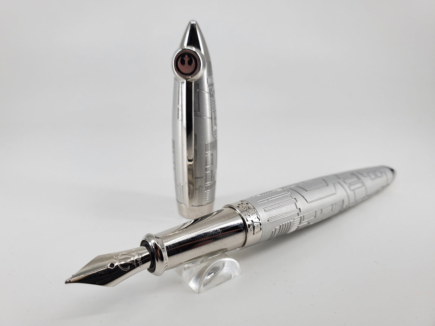 S.T. Dupont Paris STAR WARS X-Wing Fountain Pen 14k Gold Medium Limited Edition 244 of 1977