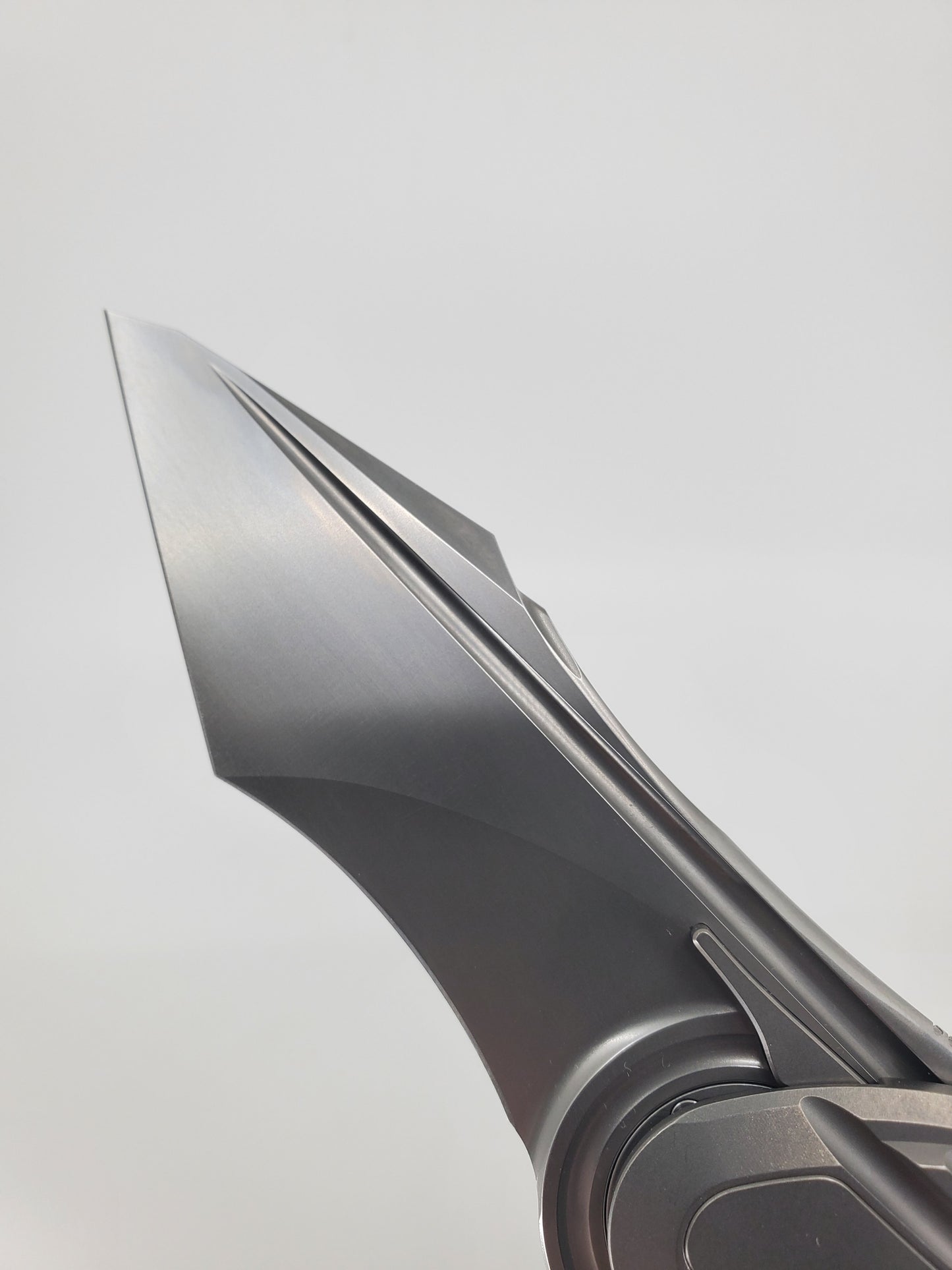 Poikilo Futuristic Carmen Buttonlock Folding Knife